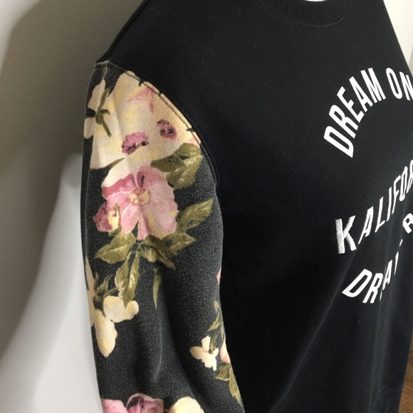 Kendall & Kylie Dream On Kalafornia Pull Over - Picture 7 of 8